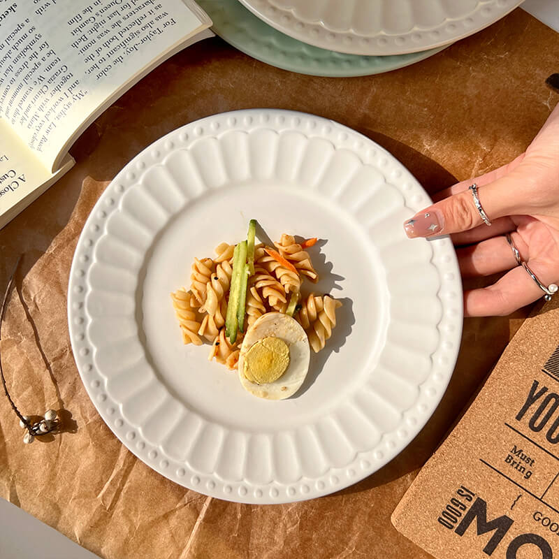 Embossed Simple Ceramic Dinner Plate