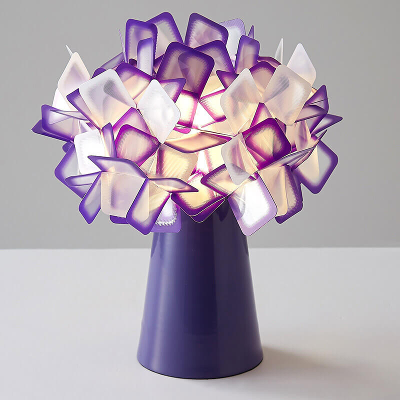 Romantic Petal Table Lamp
