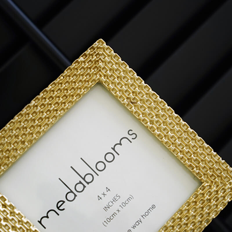 MOREUSHOP | Light Luxury Gold-plated Photo Frame – Moreushop